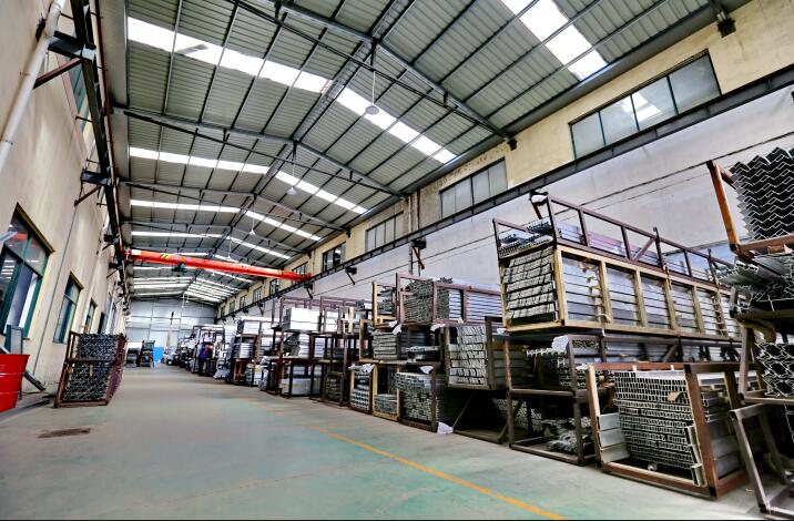 Jaki jest przebieg przetwarzania nieregularnych profili aluminiowych, profili aluminiowych i stopów aluminium